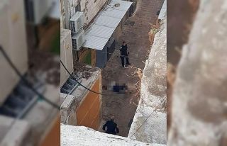 İsrail güçleri, Mescid-i Aksa’nın kapısında...