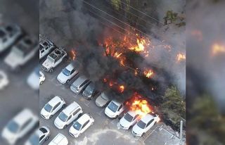 İsrail’de parkta çıkan yangın araçlara sıçradı