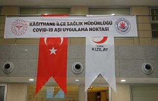 İstanbul Adalet Sarayı’nda randevusuz aşı uygulaması...