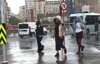 İstanbul’da sağanak yağış etkisini göstermeye...