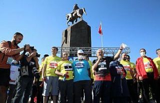 İstikbal Kayseri Yarı Maratonu şampiyon sporcuları...