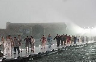 İtalyan moda devinin Venedik’teki defilesinde dolu...