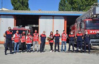 İtfaiyeye Genç Kızılay gönüllülerinden ziyaret