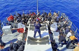 İzmir açıklarında düzensiz göçmen hareketliliği