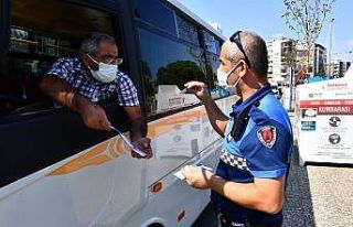 İzmir zabıtasından öğrenci servislerine sıkı...