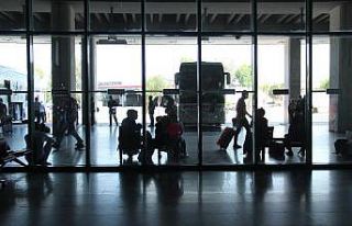 İzmir’de 18 yaşından küçüklere otobüs ve...