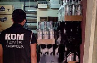 İzmir’de 400 bin liralık kaçak ürün ele geçirildi