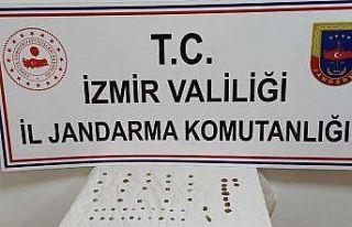 İzmir’de jandarma 51 adet tarihi eser ele geçirdi