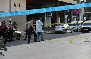 İzmir’de müteahhitler çatıştı: 4 yaralı