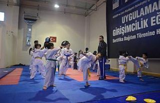 İzmirli çocuklar yaz-kış spor yapacak