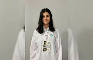 İzmit Belediyesporlu Melike Dünya Gençlik Ligi’nde...