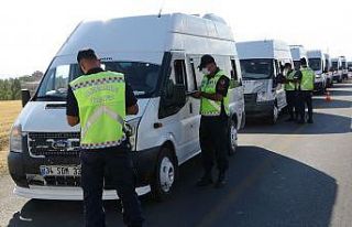 Jandarma servis araçlarını drone ile denetledi