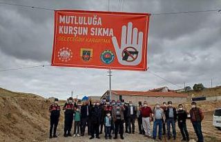 Jandarmadan, “Mutluluğa Kurşun Sıkma, Geleceğini...