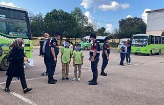 Jandarmadan okul önlerinde sıkı denetim