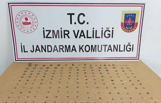 Jandarmanın durdurduğu araçtan 173 parça tarihi...