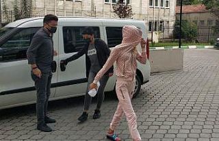 Kadın hırsızlar emniyet müdürünün evinden 80...