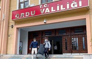 Kalacak yeri olmayan öğrenciler, Vali Sonel’in...