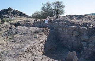 Kalehisar’da yapılar gün yüzüne çıkarılıyor