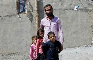 Kanserden eşini kaybeden baba, 3 çocuğuna hem annelik...