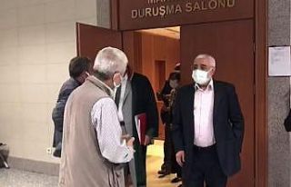 Kapatılan Zaman Gazetesi’nin eski yazarlarının...