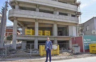 Karacabey’de Gençlik Merkezi gün sayıyor