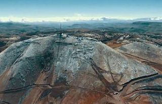 Karla kaplı Palandöken’in eşsiz manzarası görenleri...