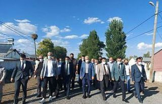 Kars heyeti köy yollarını gezdi