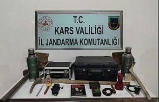 Kars’ta defineciler suçüstü yakalandı