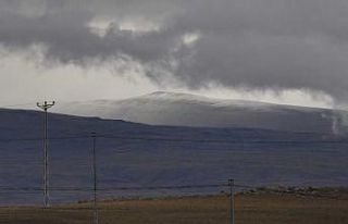 Kars’ta yüksek kesimlere mevsimin ilk karı düştü