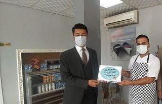 Kastamonu’da aşı olan esnafa ‘güvenli işyeri’...