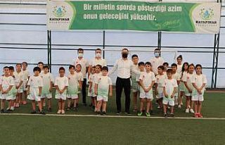 Kayapınar Belediyesi, 500 öğrenciye spor malzemesi...