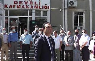 Kaymakam Aslan çiçeklerle karşılandı