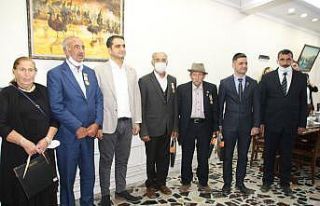 Kaymakam Güder, gazilerle yemekte buluştu