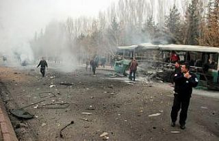 Kayseri’de askerleri taşıyan otobüse yapılan...