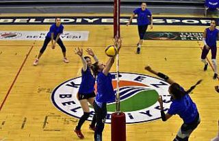 Kazakistanlı voleybol takımı, Antalya’da kamp...