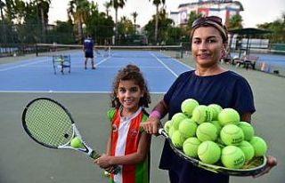 Kepez’de tenis kursuna ilgi