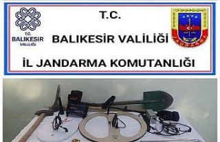 Kepsut’ta 2 şahsa tarihi eser operasyonu