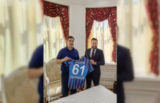 Kırgızistan Devlet Başkanı’na Trabzonspor forması