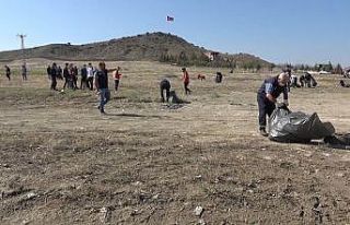 Kırıkkale’de çevreci gençler tonlarca çöp...