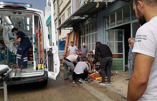 Kırılan demir saç hastanelik etti