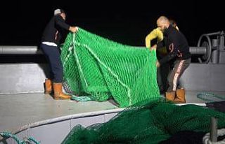 Kırklarelili balıkçılar gün doğumuyla ‘vira...