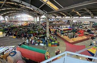 Kış hazırlığı için halk pazarına akın ettiler