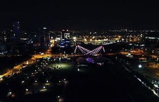 Köprüler ışık saçıyor