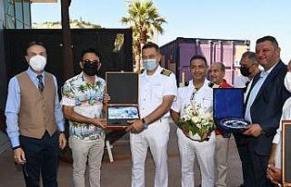 Kuşadası’na 16 ay sonra ilk Kruvaziyer gemisi...