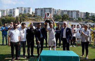 Kuşadasıspor şampiyonluk kupasına kavuştu