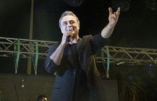 Kutsi Hatay’da halk konseri verdi