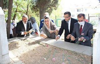 Kuva-yı Milliye kahramanı Osman Çaneri kabri başında...