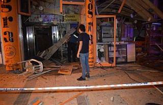 Malatya’da ekmek fırını bomba gibi patladı:...