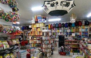 Malazgirtli kırtasiyeciden öğrencilere ’Ücretsiz...