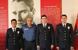 Manavgat’ta terfi eden komiserlerin rütbeleri takıldı